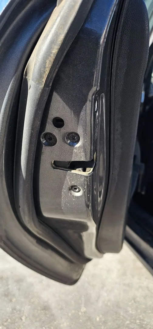 Foto de CERRADURA PUERTA TRASERA IZQUIERDA FORD FIESTA (CNN) 1.25 16V CAT (82 CV / 60 KW)