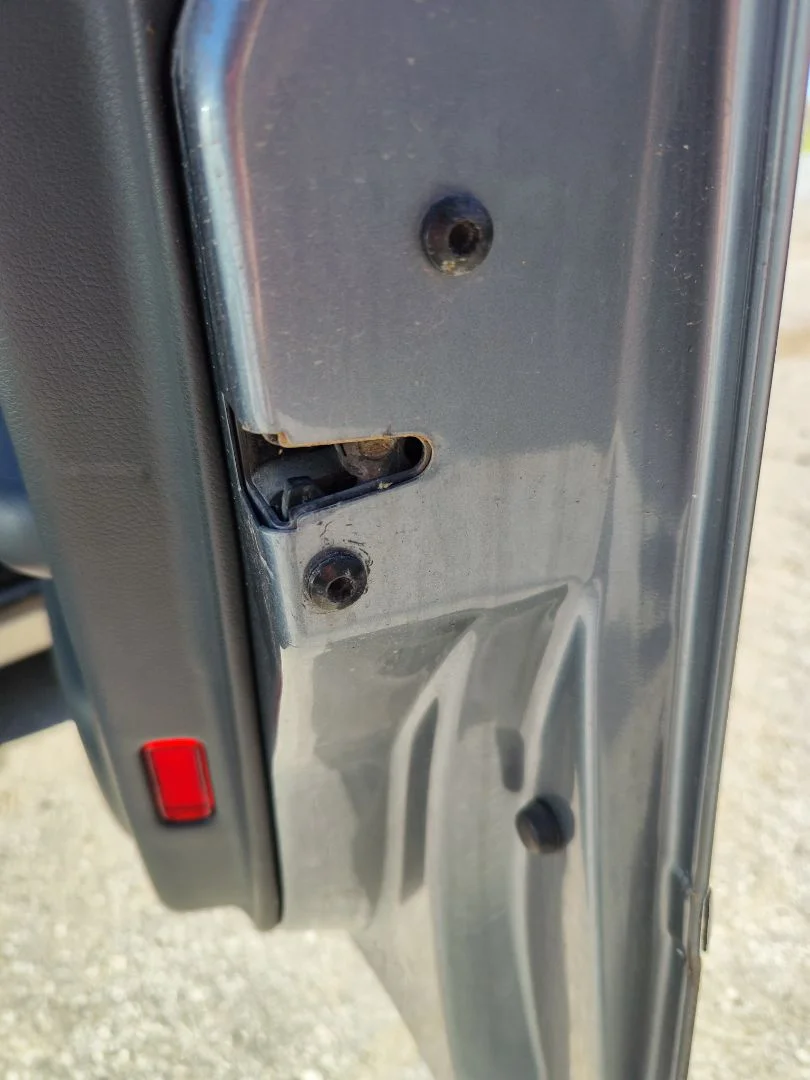 Foto de CERRADURA PUERTA DELANTERA DERECHA AUDI A6 BERLINA (4B2) 2.4 V6 30V (165 CV / 121 KW)