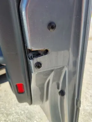 Foto de CERRADURA PUERTA DELANTERA DERECHA AUDI A6 BERLINA (4B2) 2.4 V6 30V (165 CV / 121 KW)