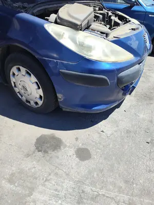 Foto de PARAGOLPES DELANTERO PEUGEOT 307 BERLINA (S2) 1.4 16V CAT (KFU / ET3J4) (88 CV / 65 KW) foto 3