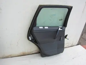 Foto de PUERTA TRASERA IZQUIERDA VOLKSWAGEN POLO IV (9N3) 1.4 FSI (86 CV / 63 KW) foto 4