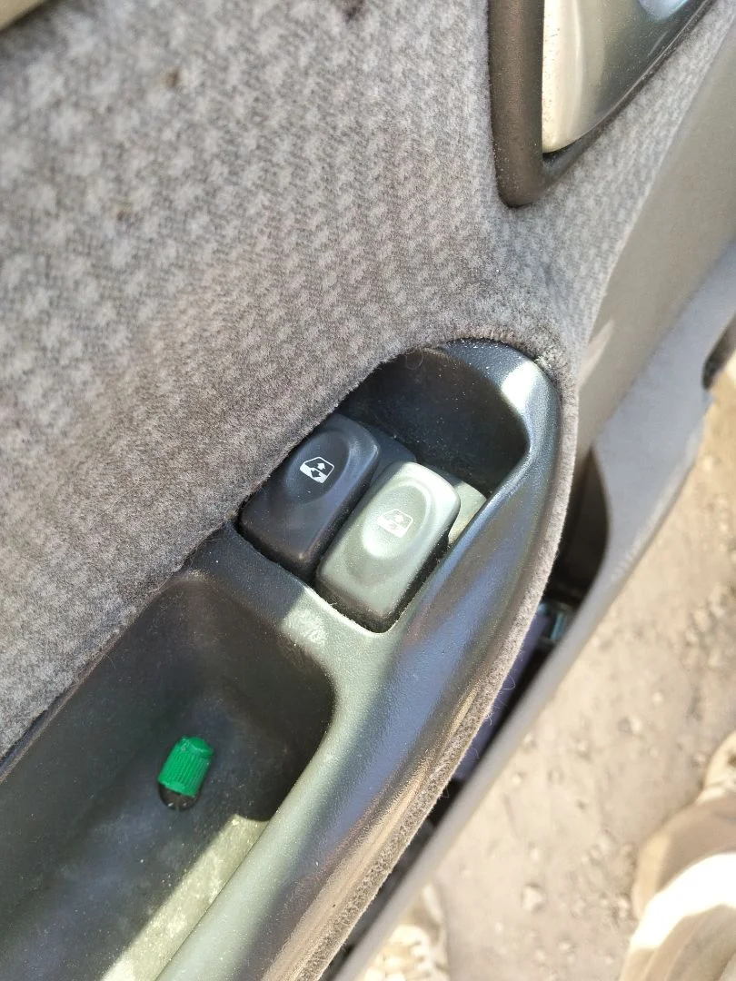 Foto de ELEVALUNAS DELANTERO IZQUIERDO RENAULT SCENIC I (JA...) 1.9 dCi Diesel CAT (102 CV / 75 KW) referencia 7700838592