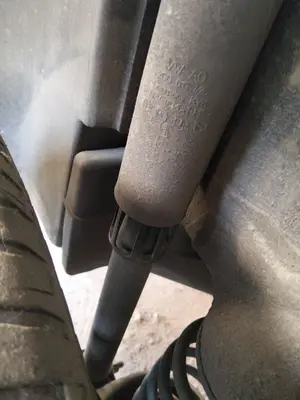 Foto de BRAZO SUSPENSION TRASERO DERECHO SEAT ARONA (KJ) 1.6 TDI (116 CV / 85 KW)