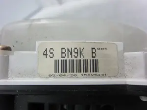 Foto de CUADRO INSTRUMENTOS MAZDA 3 BERLINA (BK) 1.6 CD Diesel CAT (109 CV / 80 KW) referencia 4SBN9KB foto 4