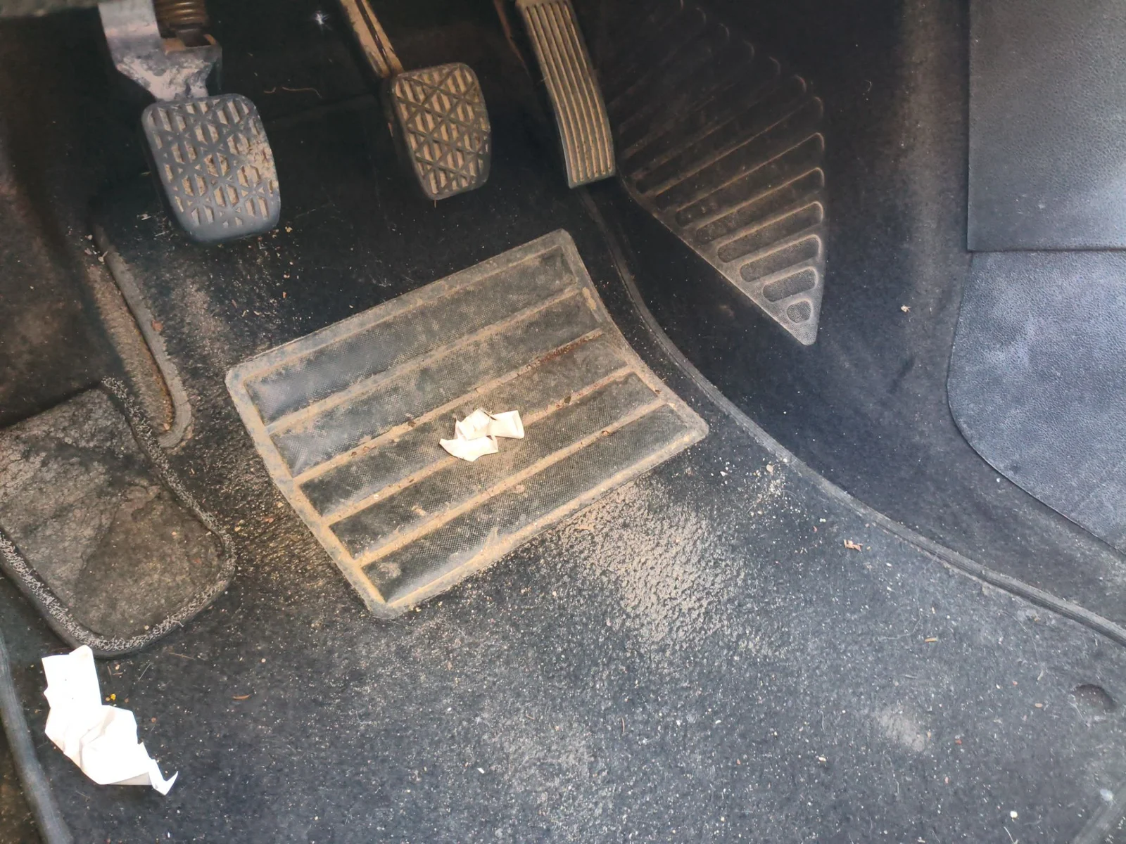 Foto de PEDAL EMBRAGUE MERCEDES-BENZ CLASE B (BM 245) 2.0 CDI CAT (109 CV / 80 KW)