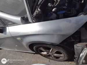 Foto de ALETA DELANTERA DERECHA SEAT LEON (1P1) 1.9 TDI (105 CV / 77 KW) referencia 1P0821022A