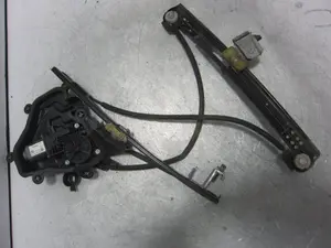 Foto de ELEVALUNAS DELANTERO IZQUIERDO SEAT IBIZA BERLINA (6J5) 1.2 TDI (75 CV / 55 KW) referencia 6J4837401D foto 4