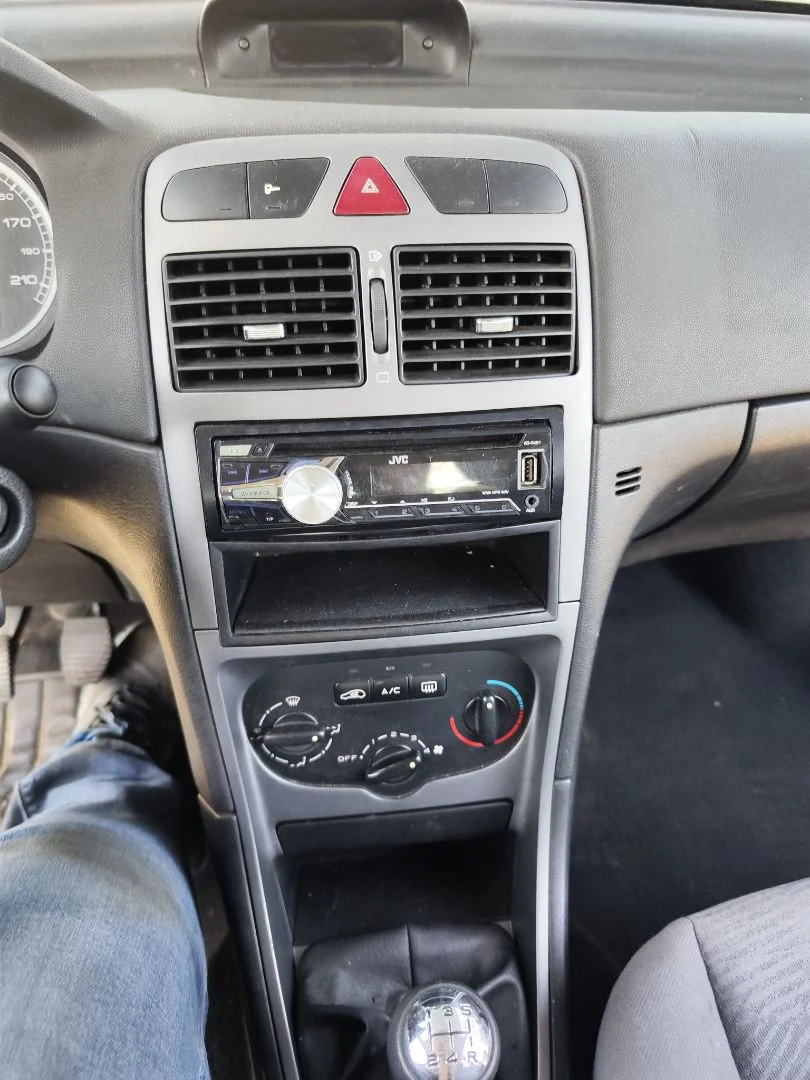 Foto de CONSOLA CENTRAL PEUGEOT 307 (S1)(04.2001) 1.6 16V CAT (109 CV / 80 KW)
