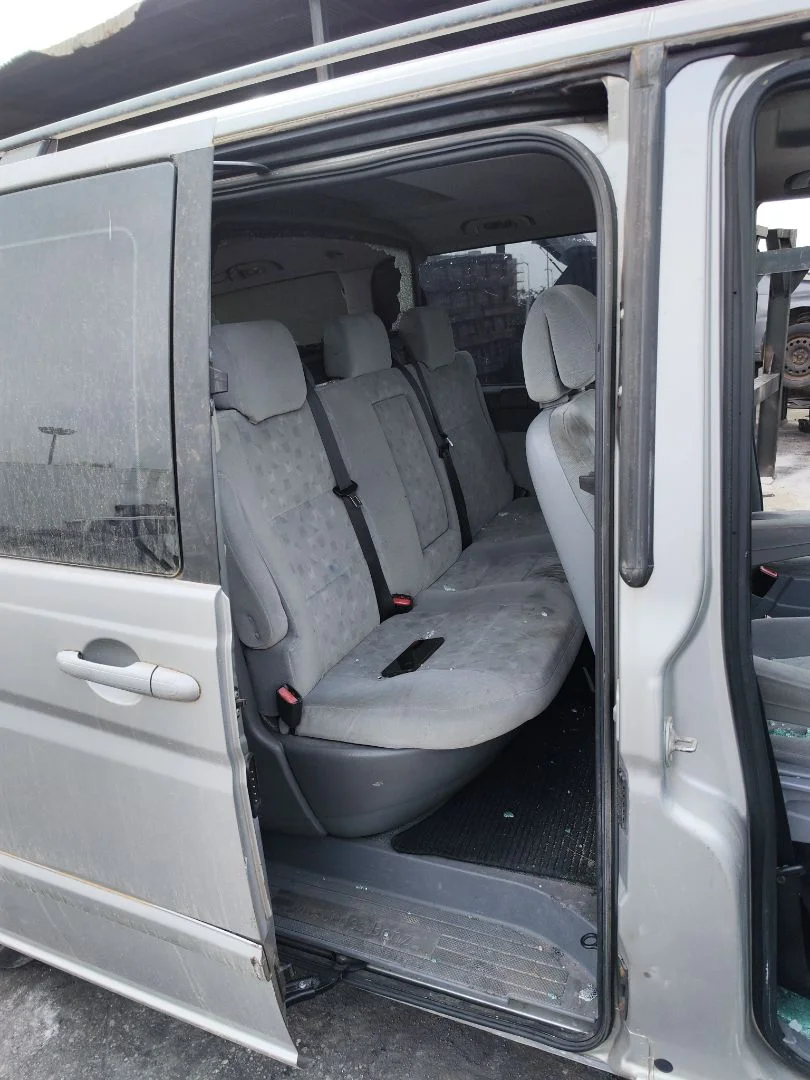 Foto de GOMAS CONTORNO PUERTA MERCEDES-BENZ VIANO (639) 2.1 CDI CAT (150 CV / 110 KW)