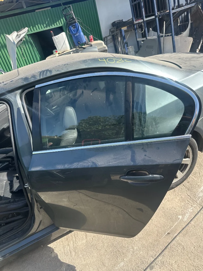 Foto de PUERTA TRASERA IZQUIERDA BMW SERIE 5 BERLINA (E60) 3.0 24V CAT (231 CV / 170 KW) referencia 41527202341