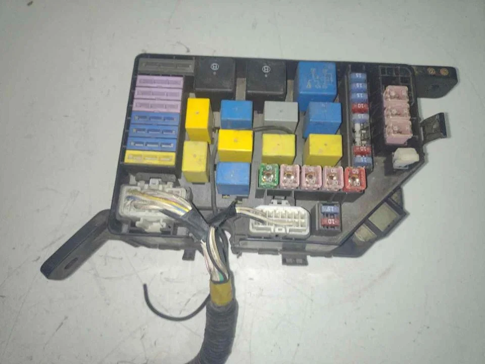 Foto de CAJA RELES / FUSIBLES HYUNDAI ELANTRA (XD) referencia 5X18212