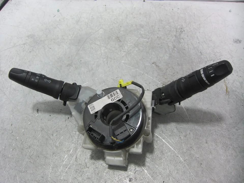 Foto de MANDO MULTIFUNCION NISSAN MICRA (K12E) 1.2 CAT (65 CV / 48 KW) referencia 25560