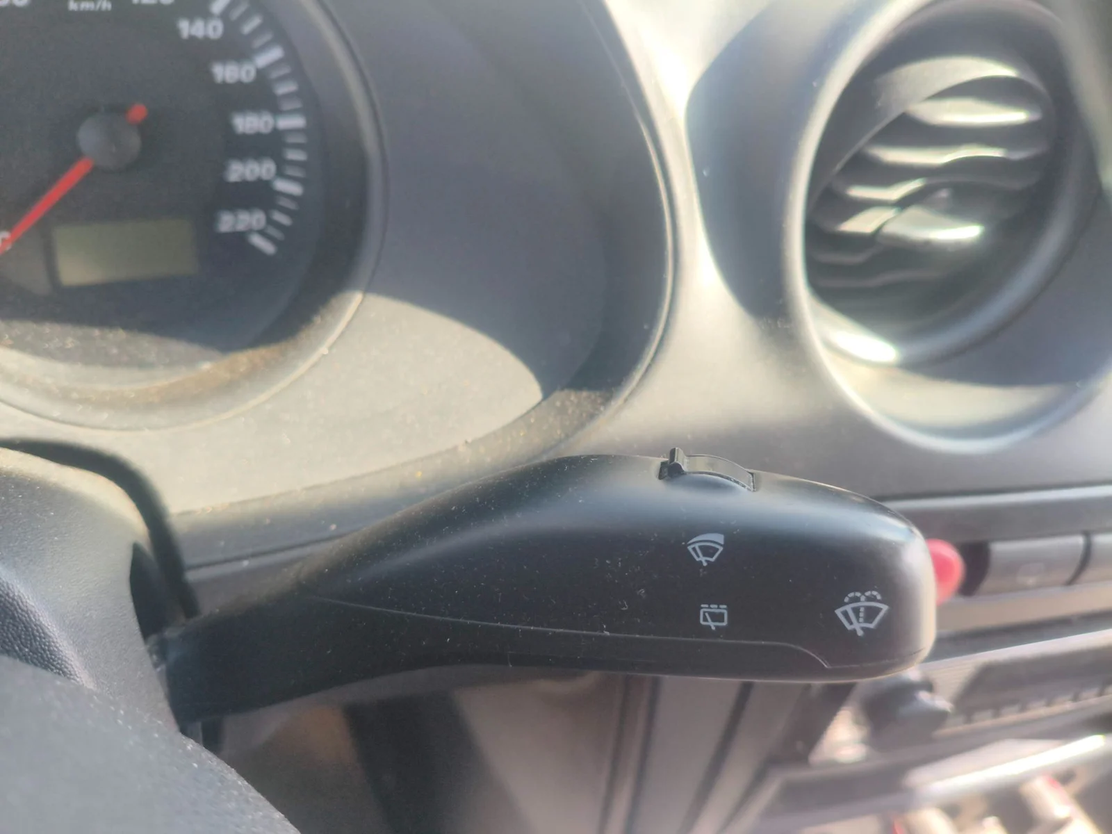 Foto de MANDO LIMPIA SEAT IBIZA (6L1) 1.4 16V (75 CV / 55 KW)