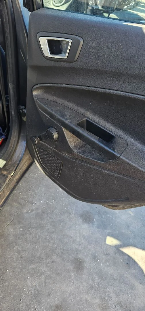 Foto de MANETA ELEVALUNAS TRASERA DERECHA FORD FIESTA (CNN) 1.25 16V CAT (82 CV / 60 KW)