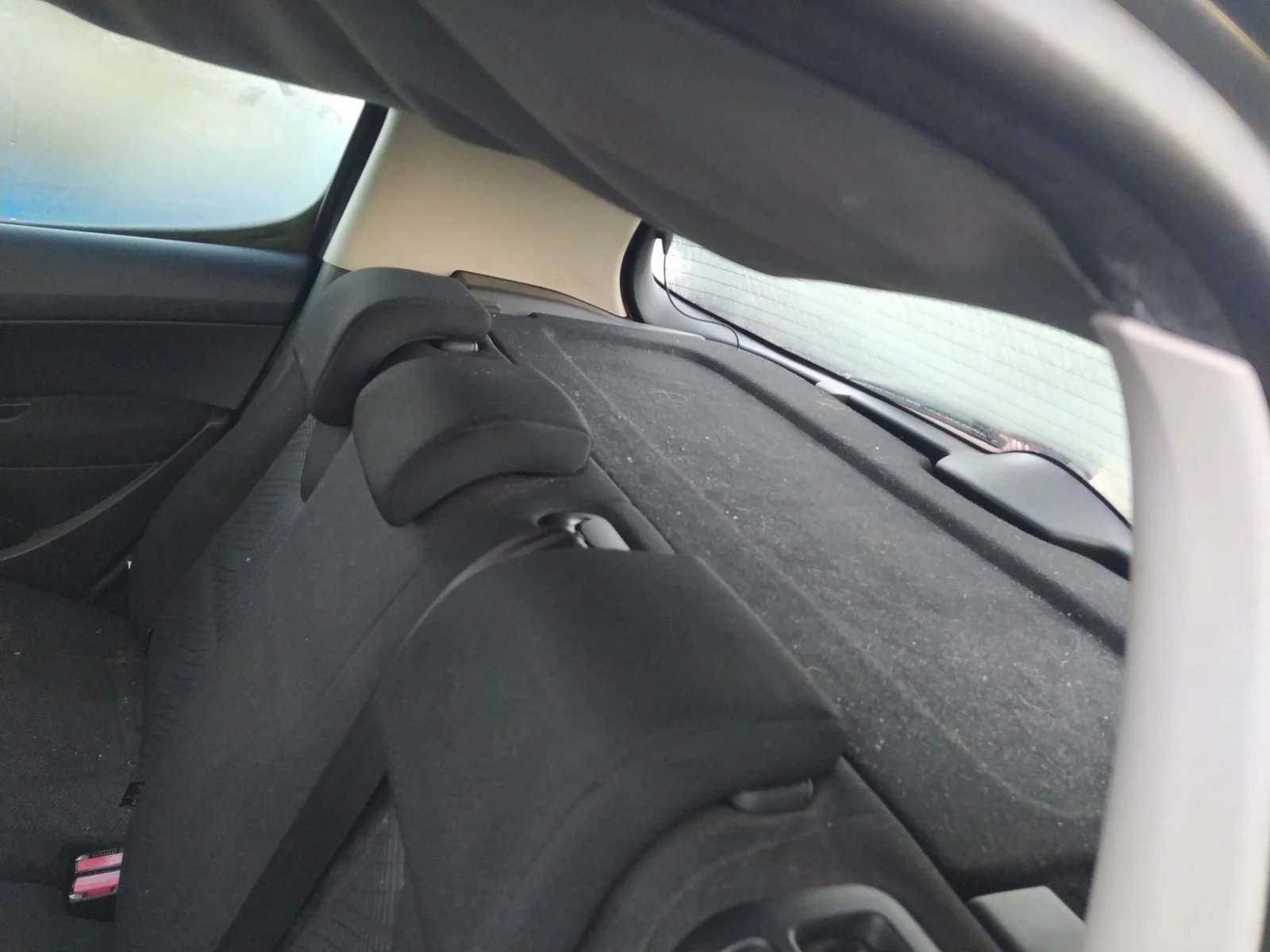 Foto de ASIDERO TECHO TRASERO DERECHO PEUGEOT 308 1.6 16V HDi (90 CV / 66 KW) referencia 9128AA