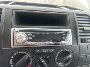 Foto de SISTEMA AUDIO / RADIO CD VOLKSWAGEN T5 TRANSPORTER BUS (7H) 2.5 TDI (131 CV / 96 KW)