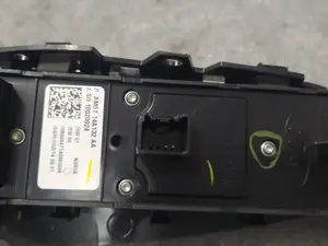Foto de MANDO ELEVALUNAS DELANTERO IZQUIERDO FORD FIESTA (CNN) 1.0 EcoBoost CAT (101 CV / 74 KW) referencia AM5T14A132AA foto 2