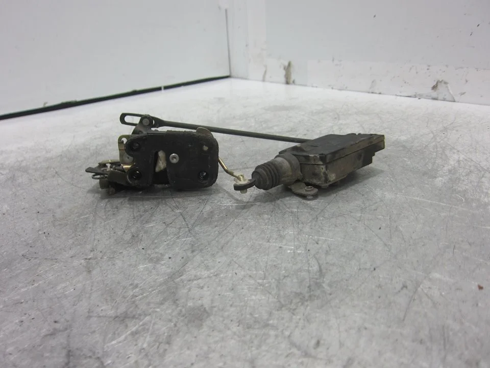 Foto de CERRADURA PUERTA TRASERA IZQUIERDA HYUNDAI ATOS (EM) 1.1 12V CAT (63 CV / 46 KW)