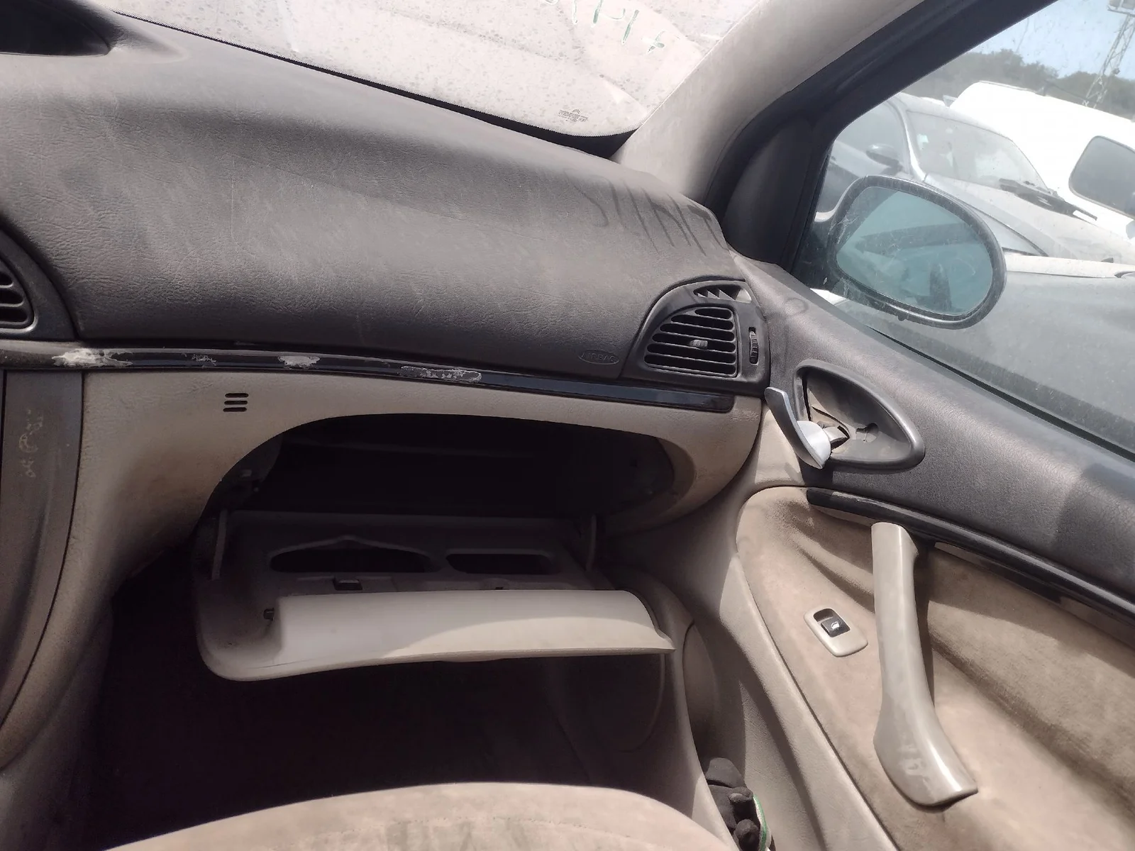 Foto de AIRBAG DE RODILLAS CITROEN C5 BERLINA 1.6 HDi CAT (9HY / DV6TED4) (109 CV / 80 KW) referencia 8216EP