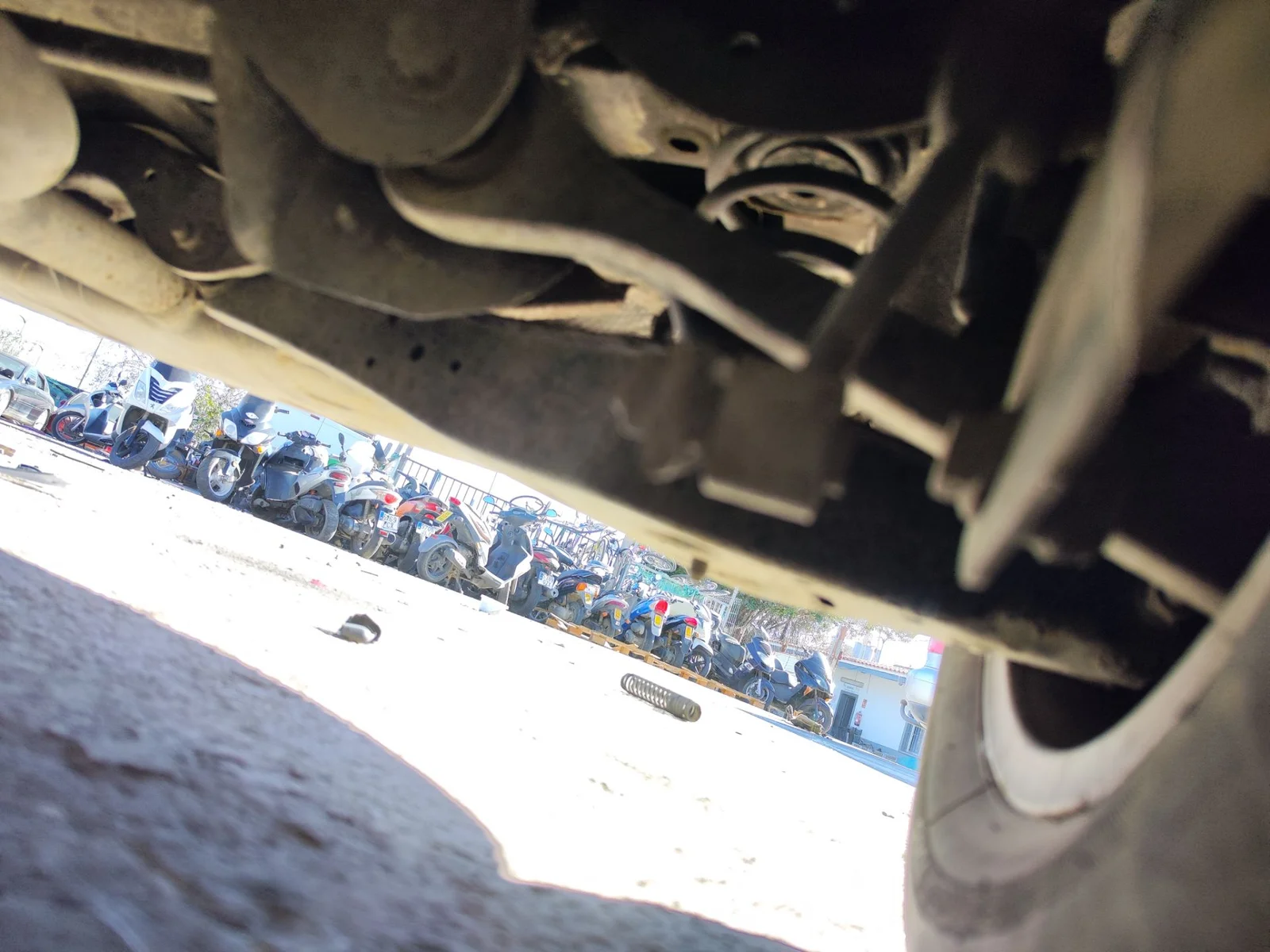 Foto de BRAZO SUSPENSION TRASERO IZQUIERDO VOLKSWAGEN GOLF PLUS V (5M1) 1.9 TDI (105 CV / 77 KW)