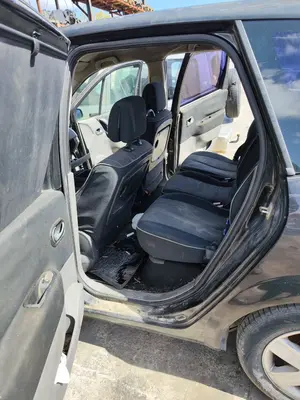 Foto de GOMAS CONTORNO PUERTA RENAULT SCENIC II (JM) 1.5 dCi Diesel (101 CV / 74 KW) referencia 7701475031 foto 5