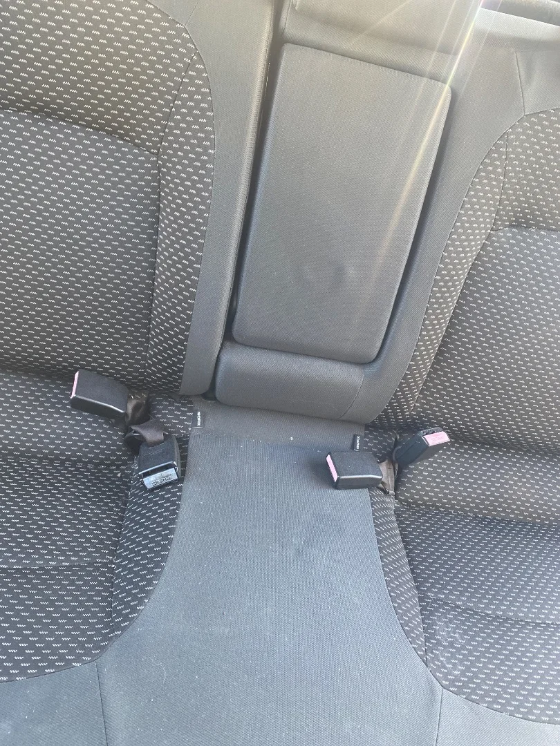 Foto de ENGANCHE CINTURON TRASERO DERECHO NISSAN QASHQAI (J10) 2.0 16V CAT (141 CV / 104 KW)