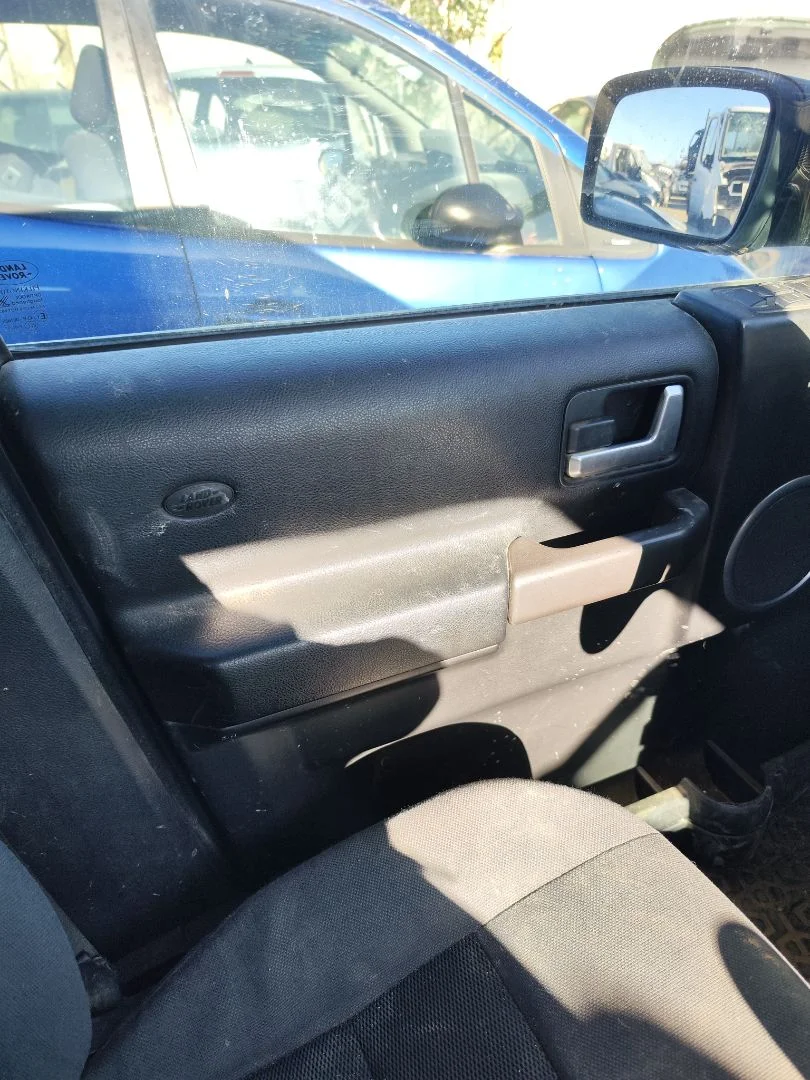 Foto de GUARNECIDO PUERTA DELANTERA IZQUIERDA LAND ROVER DISCOVERY 2.7 Td V6 CAT (190 CV / 140 KW)