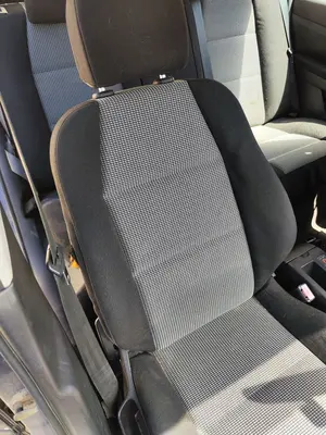 Foto de ASIENTO DELANTERO DERECHO PEUGEOT 307 BERLINA (S2) 1.4 16V CAT (KFU / ET3J4) (88 CV / 65 KW) foto 2