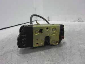 Foto de CERRADURA PUERTA TRASERA DERECHA PEUGEOT 307 BERLINA (S2) 1.6 16V HDi (90 CV / 66 KW)