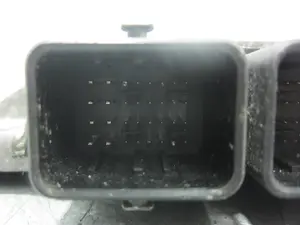 Foto de CENTRALITA MOTOR UCE RENAULT CLIO III 1.2 (75 CV / 55 KW) referencia 8200522357 foto 3