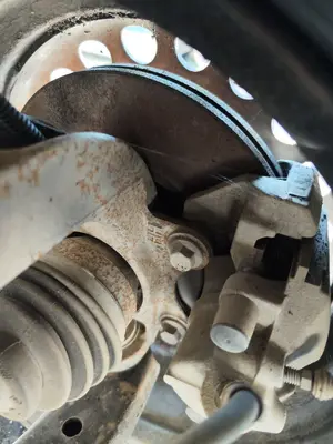 Foto de PINZA DE FRENO DELANTERA IZQUIERDA FORD TRANSIT CONNECT (TC7) 1.8 TDCi CAT (90 CV / 66 KW)