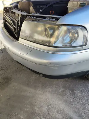 Foto de FARO IZQUIERDO AUDI A8 (D2) 4.2 V8 40V (310 CV / 228 KW) foto 2