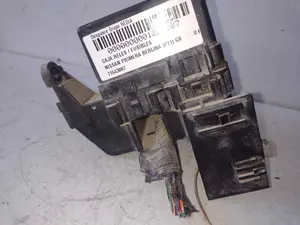 Foto de CAJA RELES / FUSIBLES NISSAN PRIMERA BERLINA (P11) 1.6 16V CAT (90 CV / 66 KW) referencia 71543087 foto 4