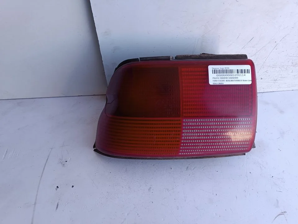 Foto de PILOTO TRASERO IZQUIERDO FORD ESCORT BERL./TURNIER 1.6 16V CAT (90 CV / 66 KW) referencia 93AG13N004