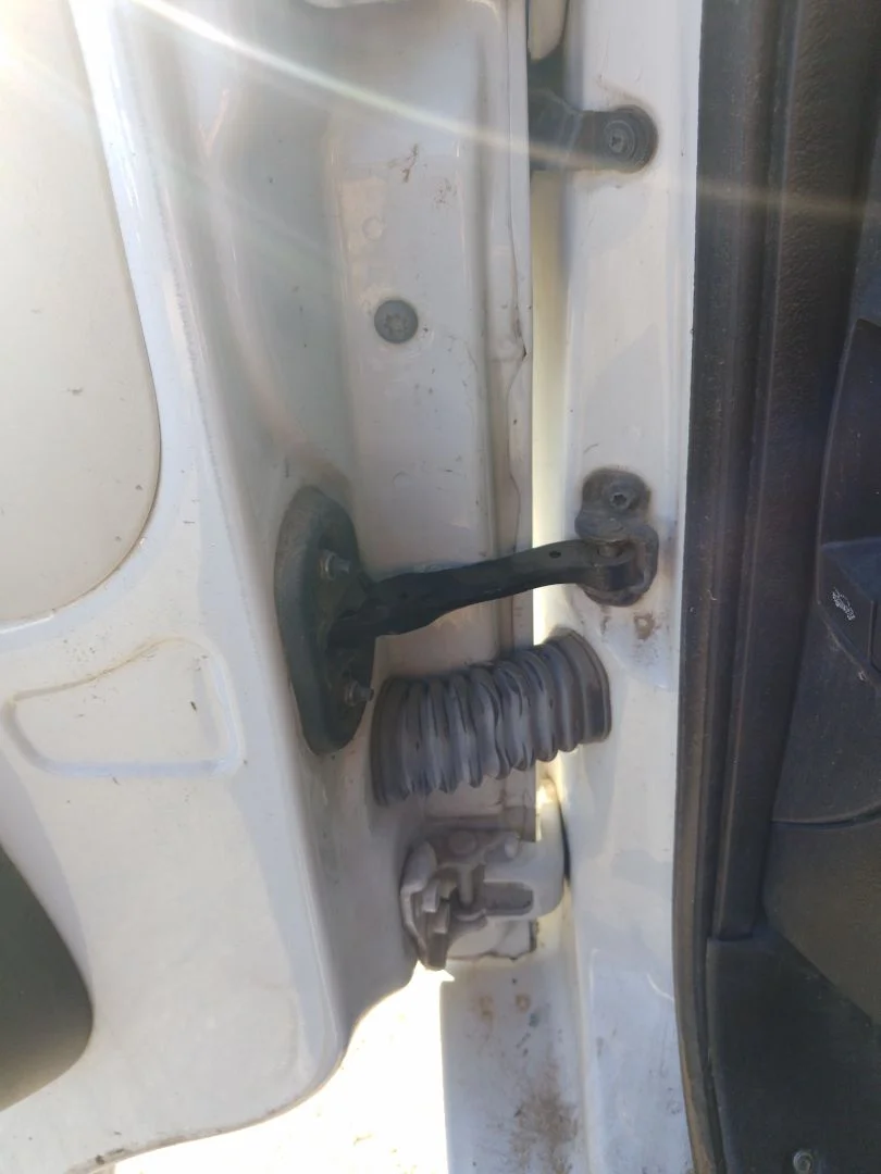 Foto de RETENEDOR PUERTA FIAT DUCATO 3 MAXI FURGÓN TS 35 (295) 2.3 JTD CAT (148 CV / 109 KW) referencia 1394172080
