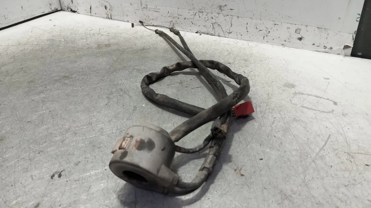 Foto de PIÑA LUCES DERECHA HONDA CBR 600 F / CBR 600 RR 598 cm3 - 68 kW (92 CV / 68 KW)