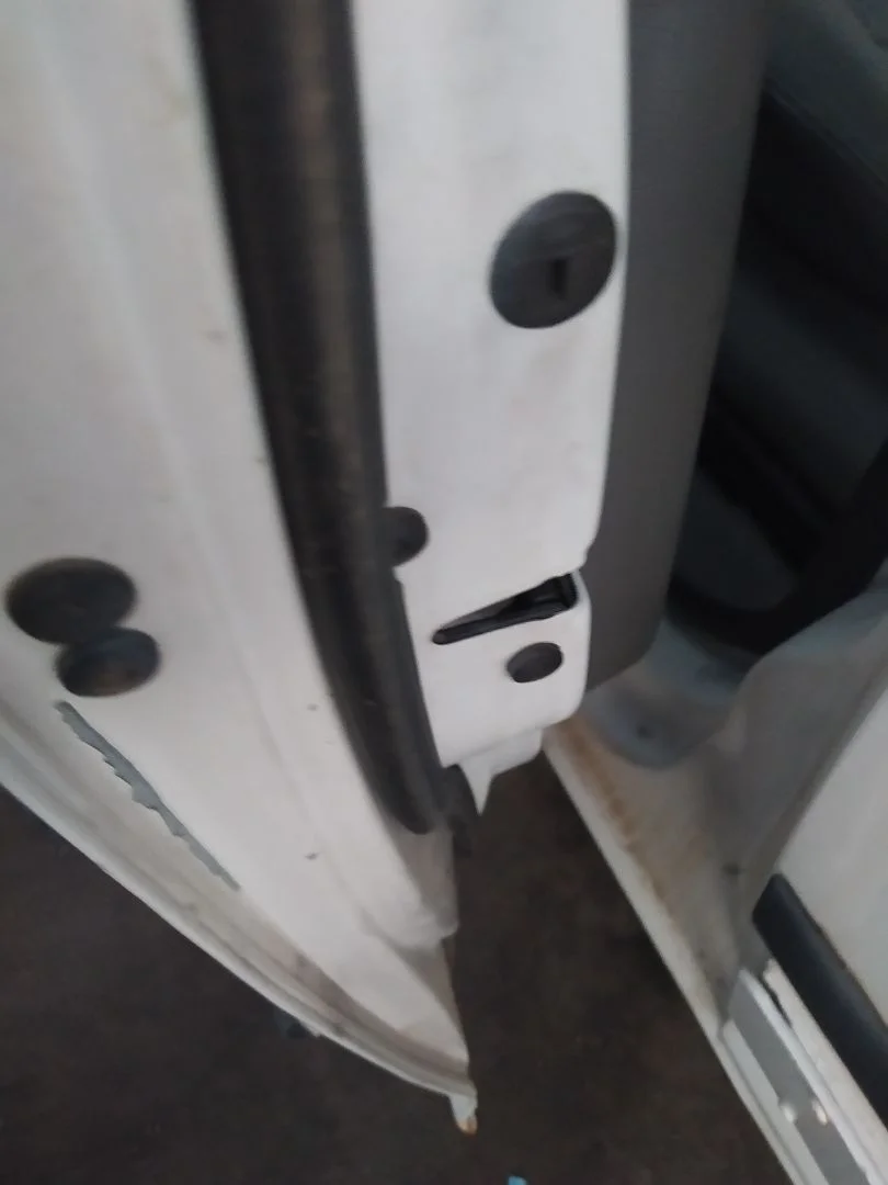 Foto de CERRADURA PUERTA DELANTERA IZQUIERDA VOLKSWAGEN CADDY (2K)(02.2004) 1.9 TDI (105 CV / 77 KW)