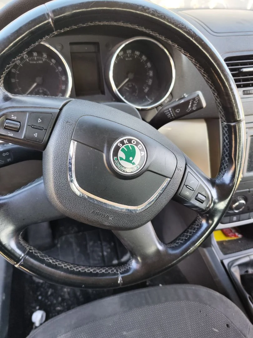 Foto de AIRBAG DELANTERO IZQUIERDO SKODA YETI (5L)(2009) 2.0 TDI (110 CV / 81 KW) referencia 1Z0880201AK