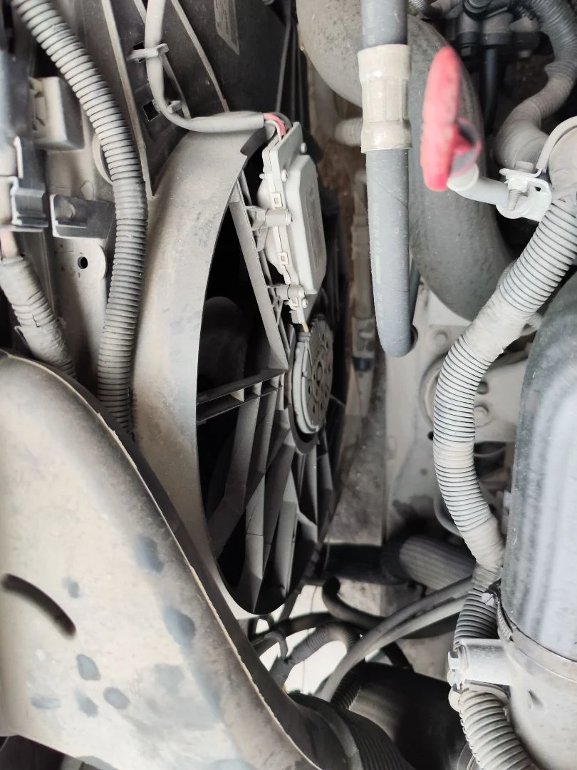 Foto de ELECTROVENTILADOR RADIADOR AIRE ACONDICIONADO VOLVO S80 BERLINA 2.4 Diesel (131 CV / 96 KW)