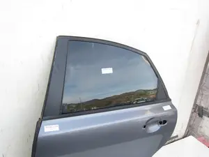 Foto de LUNA TRASERA IZQUIERDA VOLVO S40 BERLINA 2.5 20V Turbo CAT (220 CV / 162 KW) referencia 43R001105 foto 2