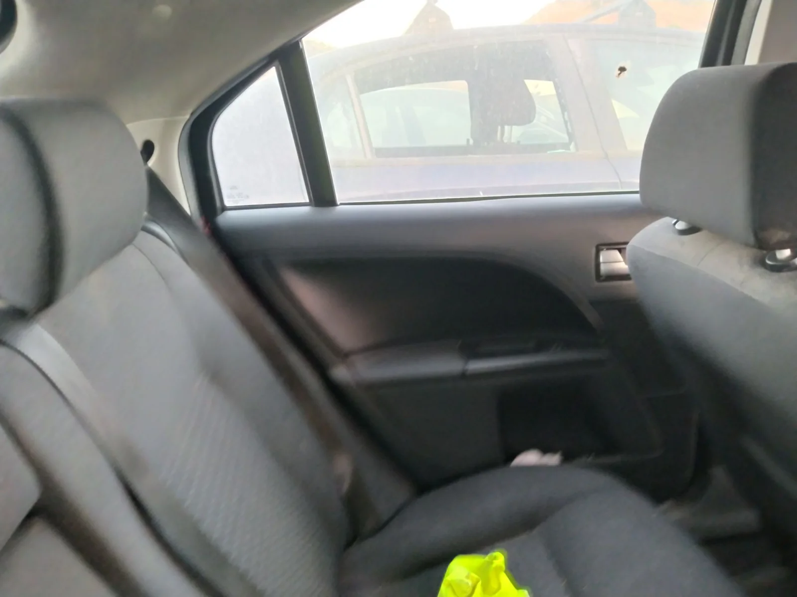 Foto de GUARNECIDO PUERTA TRASERA IZQUIERDA FORD MONDEO BERLINA (GE) 2.0 TDCi TD CAT (116 CV / 85 KW) referencia 1332735