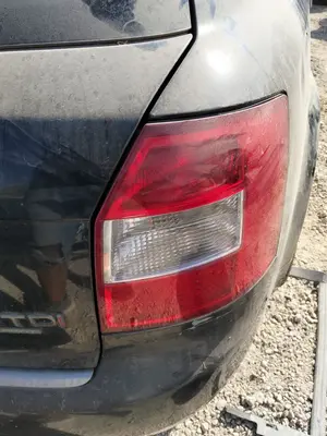Foto de PILOTO TRASERO DERECHO AUDI A4 AVANT (8E) 1.9 TDI (131 CV / 96 KW)