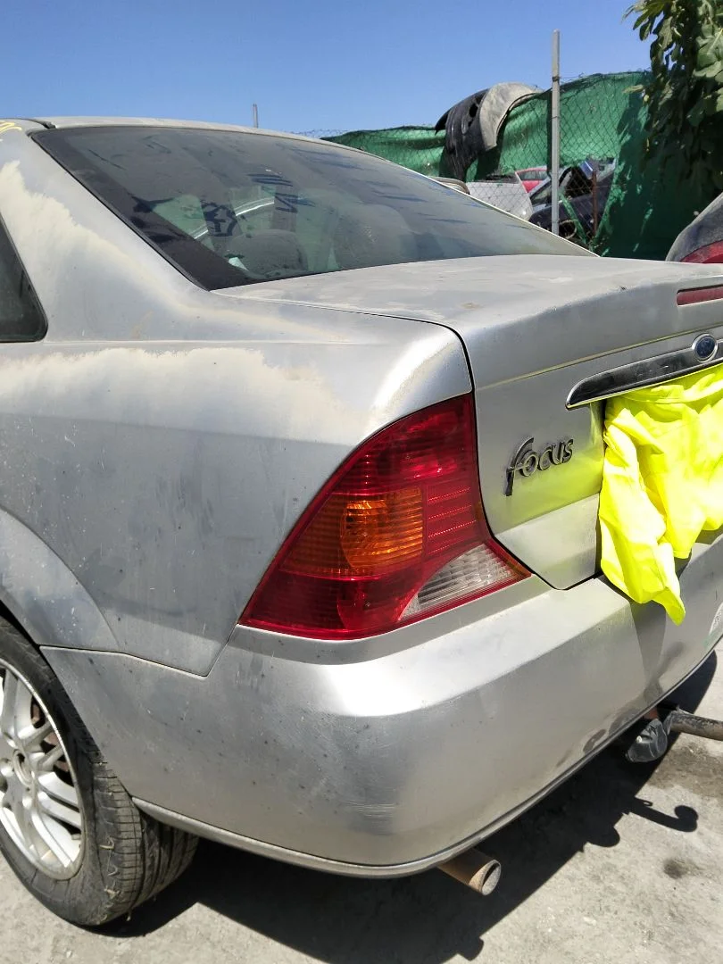 Foto de PILOTO TRASERO IZQUIERDO FORD FOCUS BERLINA (CAK) 1.6 16V CAT (101 CV / 74 KW) referencia 1150022