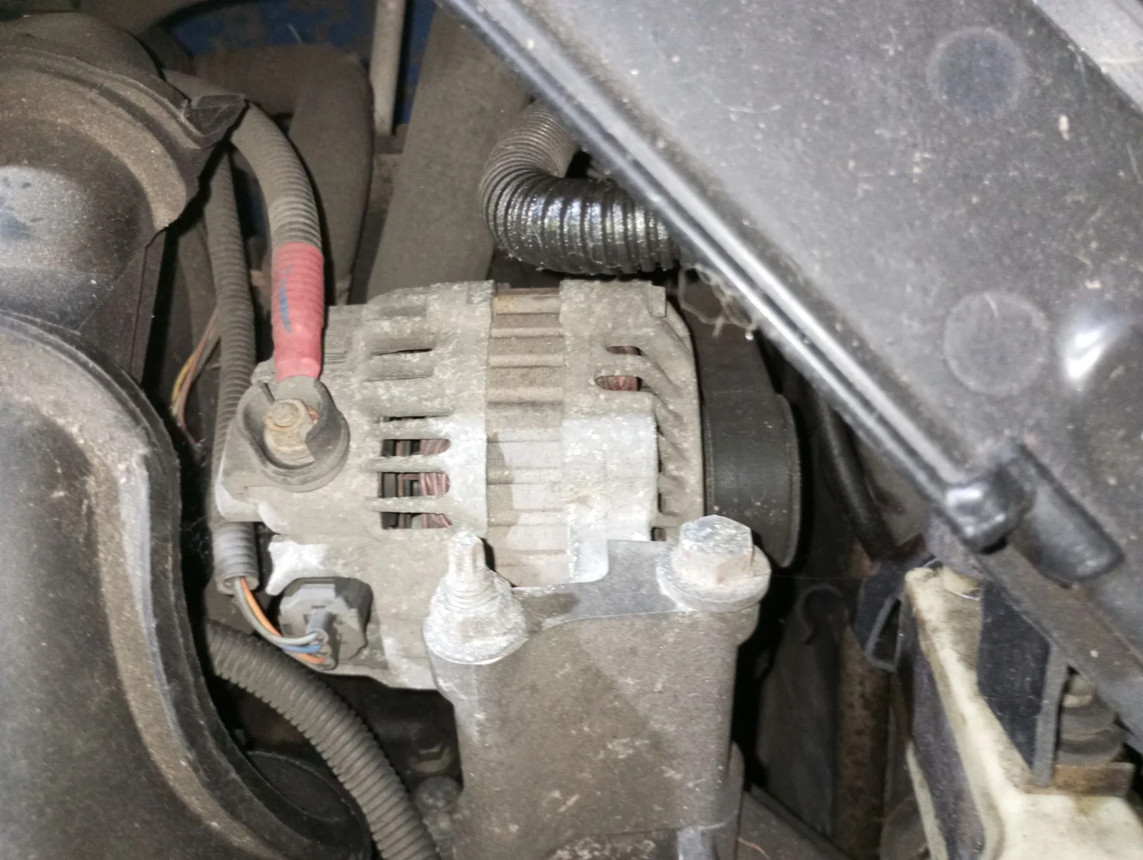 Foto de ALTERNADOR FORD FIESTA (CBK) 1.4 16V CAT (80 CV / 59 KW) referencia 1592234