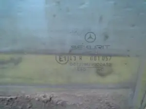 Foto de LUNA TRASERA IZQUIERDA MERCEDES-BENZ CLASE 124 (BM 124) BERLINA 3.0 Diesel (113 CV / 83 KW) referencia 43R001057 foto 2
