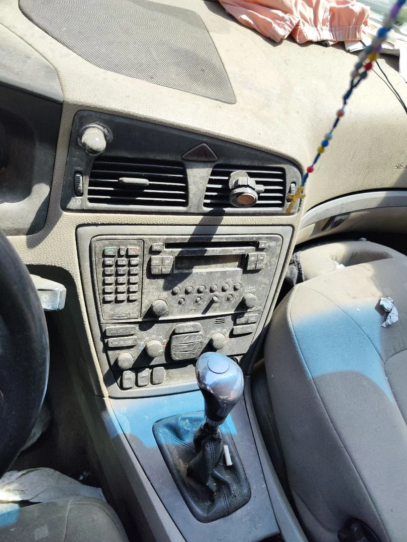 Foto de CONSOLA CENTRAL VOLVO S60 BERLINA 2.4 Diesel (126 CV / 93 KW)