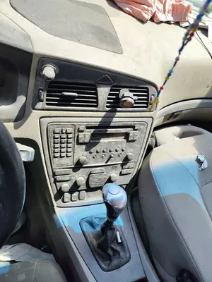 Foto de CONSOLA CENTRAL VOLVO S60 BERLINA 2.4 Diesel (126 CV / 93 KW)