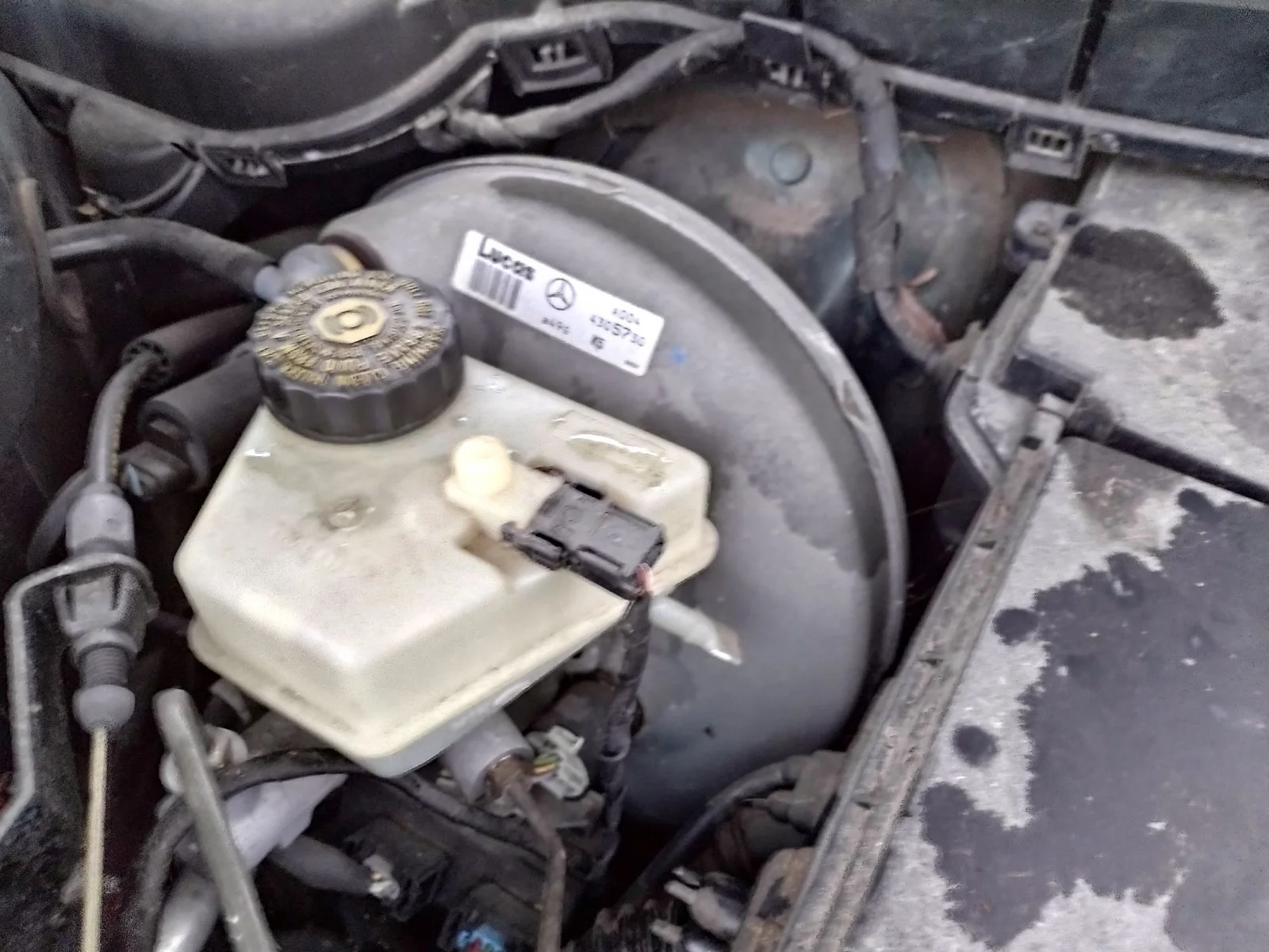 Foto de BOMBA FRENO MERCEDES-BENZ CLK (BM 208) COUPE 3.2 V6 18V CAT (218 CV / 160 KW)