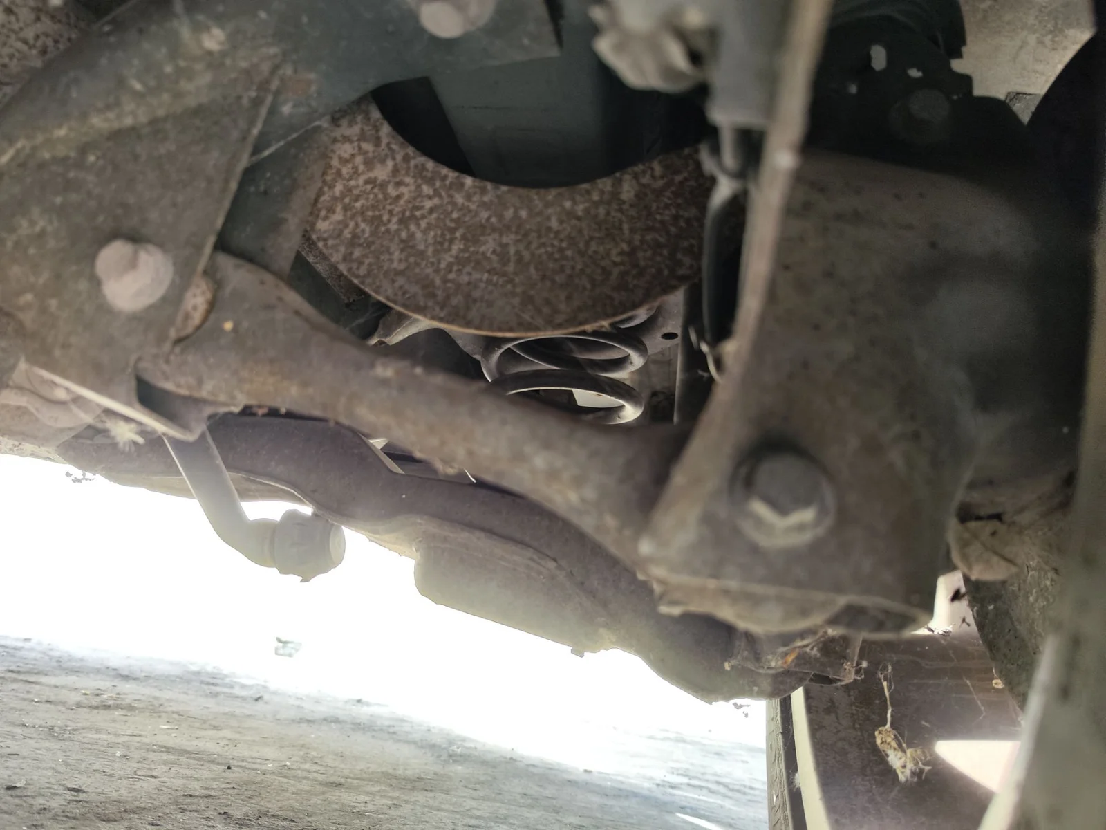 Foto de BRAZO SUSPENSION TRASERO IZQUIERDO FORD FOCUS BERLINA (CAP) 1.8 TDCi Turbodiesel CAT (116 CV / 85 KW)