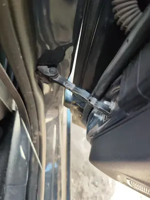 Foto de RETENEDOR PUERTA FORD FIESTA (CNN) 1.5 TDCi CAT (75 CV / 55 KW) referencia 1823301